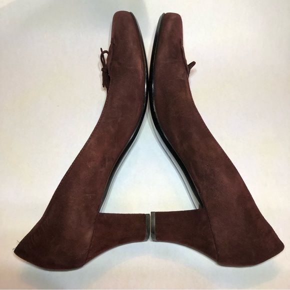 Bruno Magli wine colored suede pumps, heels with bow. - Picture 10 of 14